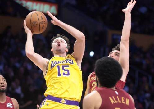 湖人太子摇身变成三双机器 球队控卫危机迎刃而解